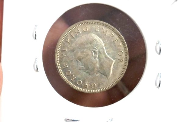 1942 NZ Sixpence - Image 2