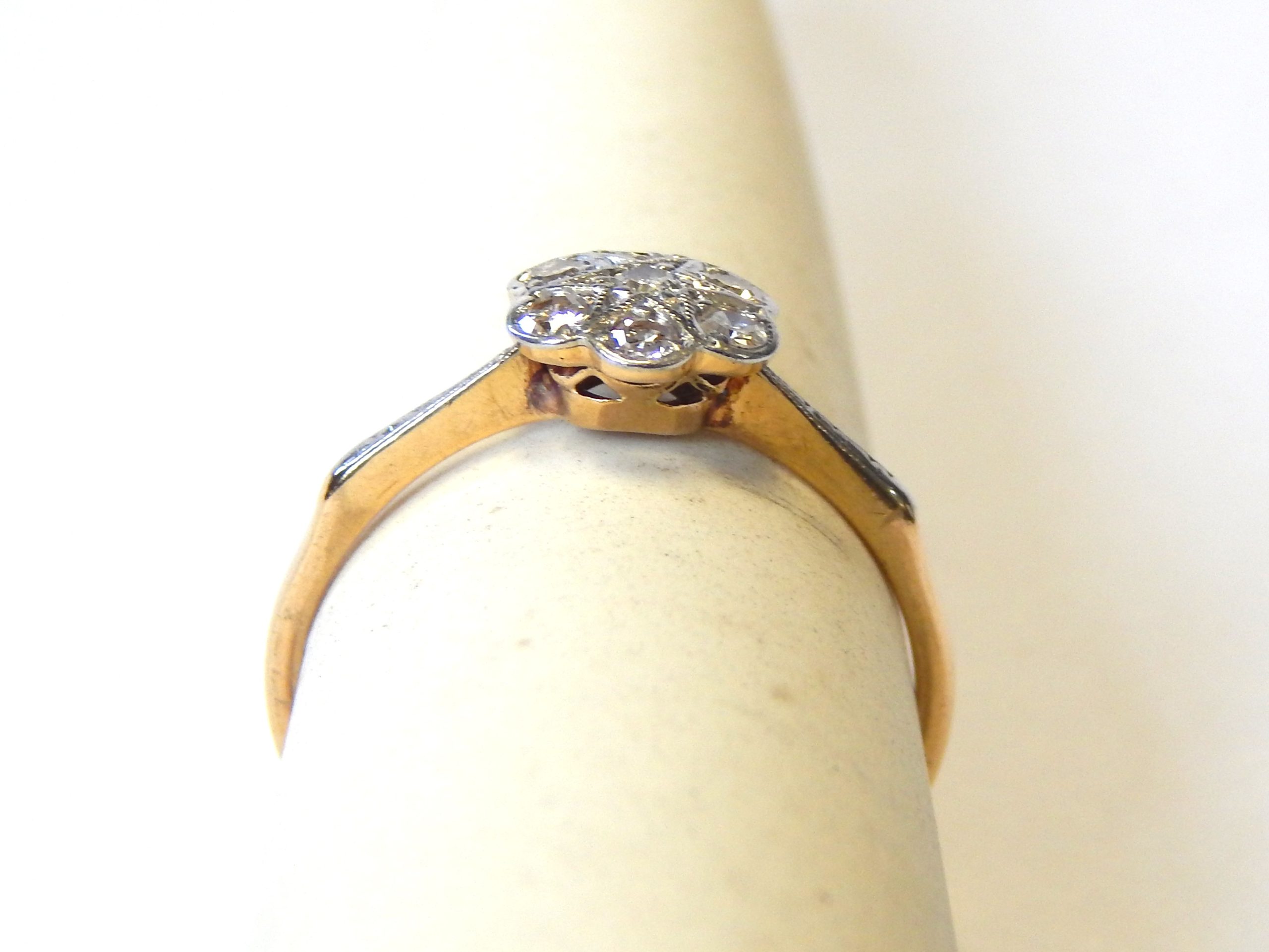 Antique 18ct Yellow Gold and 7 Stone Diamond Flower Cluster Ring - Image 4