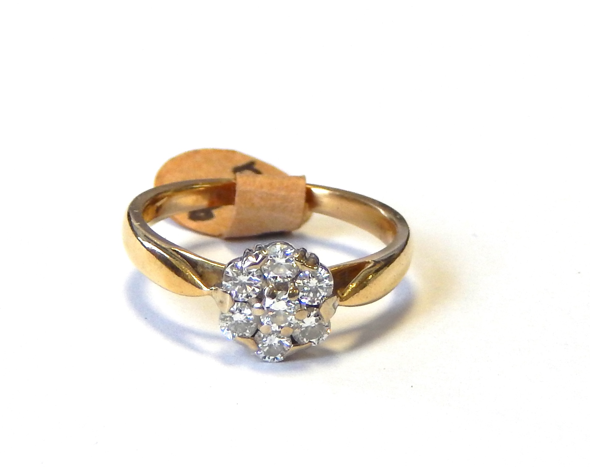 18ct Gold and 7 Diamond Stone Cluster Ring