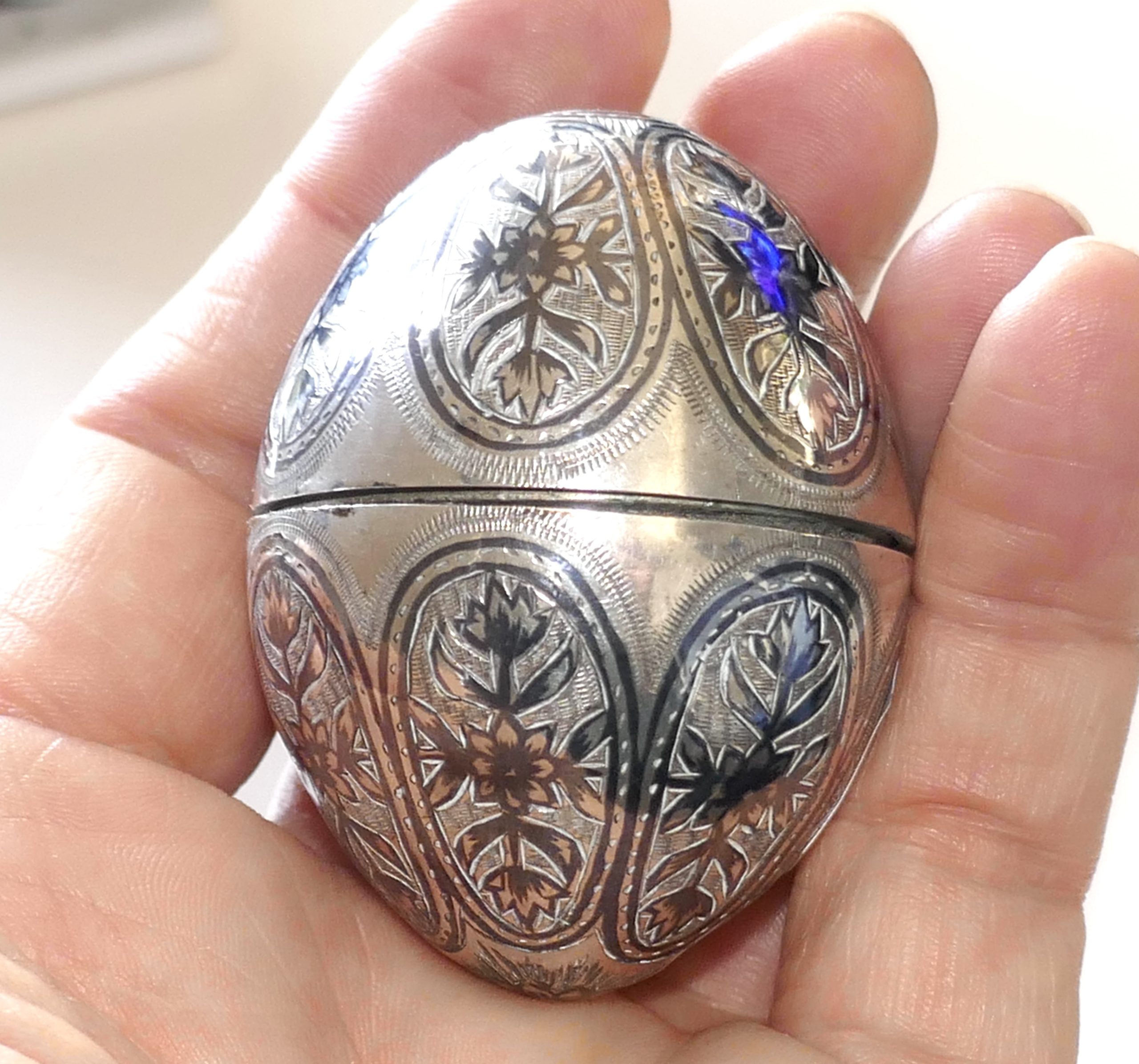 Antique Sterling Silver Sewing Egg - Image 5