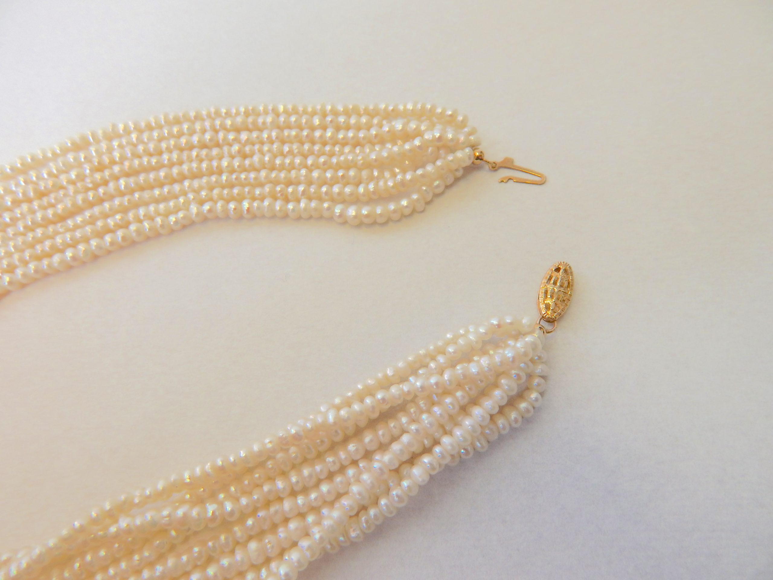 Stunning Eight Strand Natural Seed Pearl Necklace with 14ct Gold Clasp - Image 2