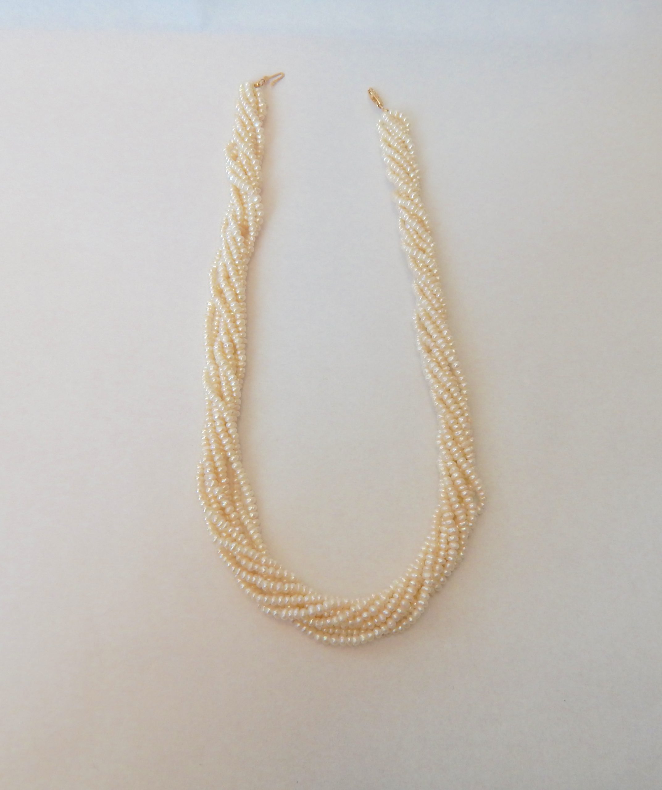 Stunning Eight Strand Natural Seed Pearl Necklace with 14ct Gold Clasp - Image 4