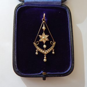 Beautiful Antique 9ct Gold Seed Pearl Pendant
