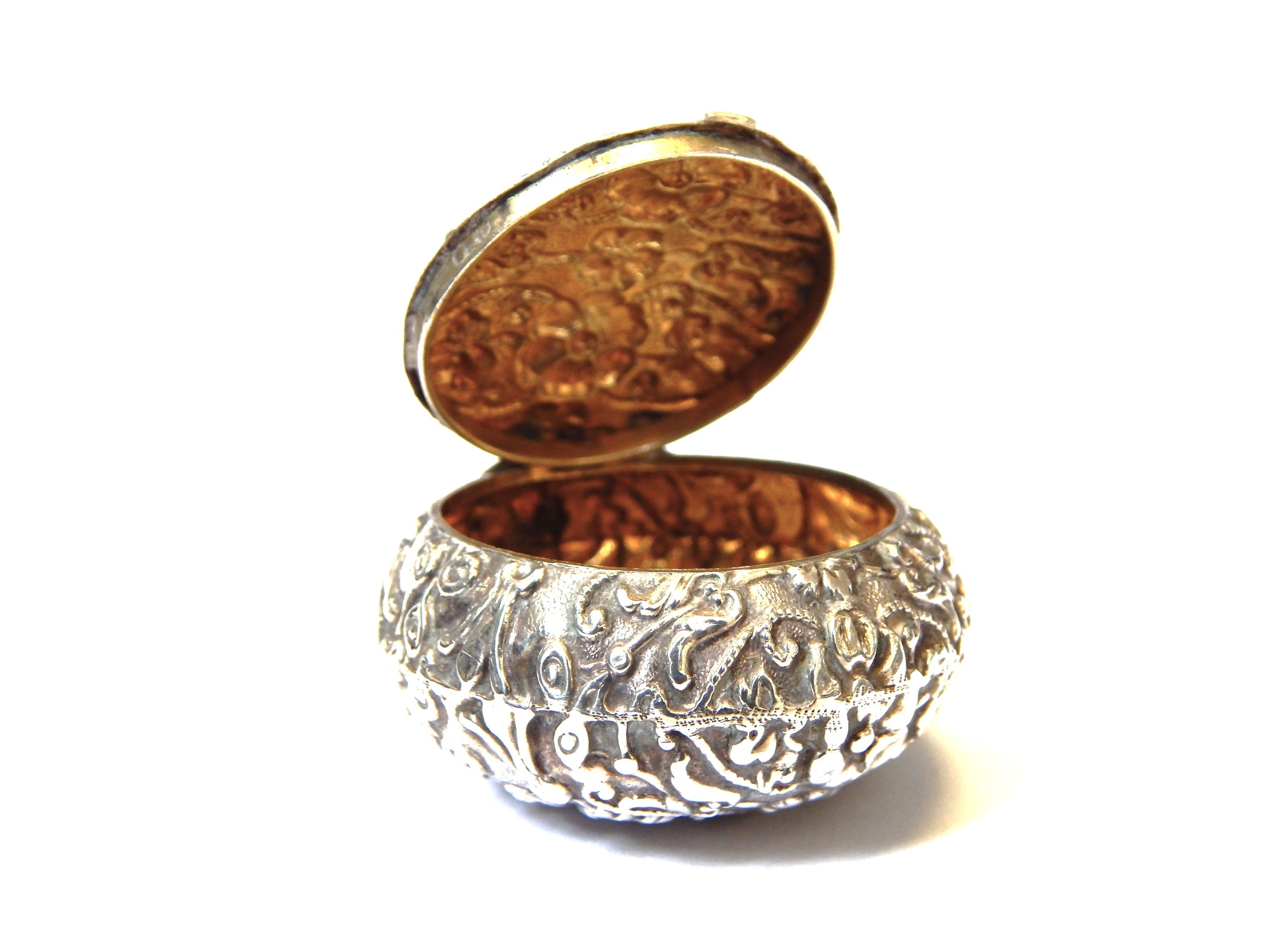 Pretty little Antique Sterling Silver Trinket Box - Image 4