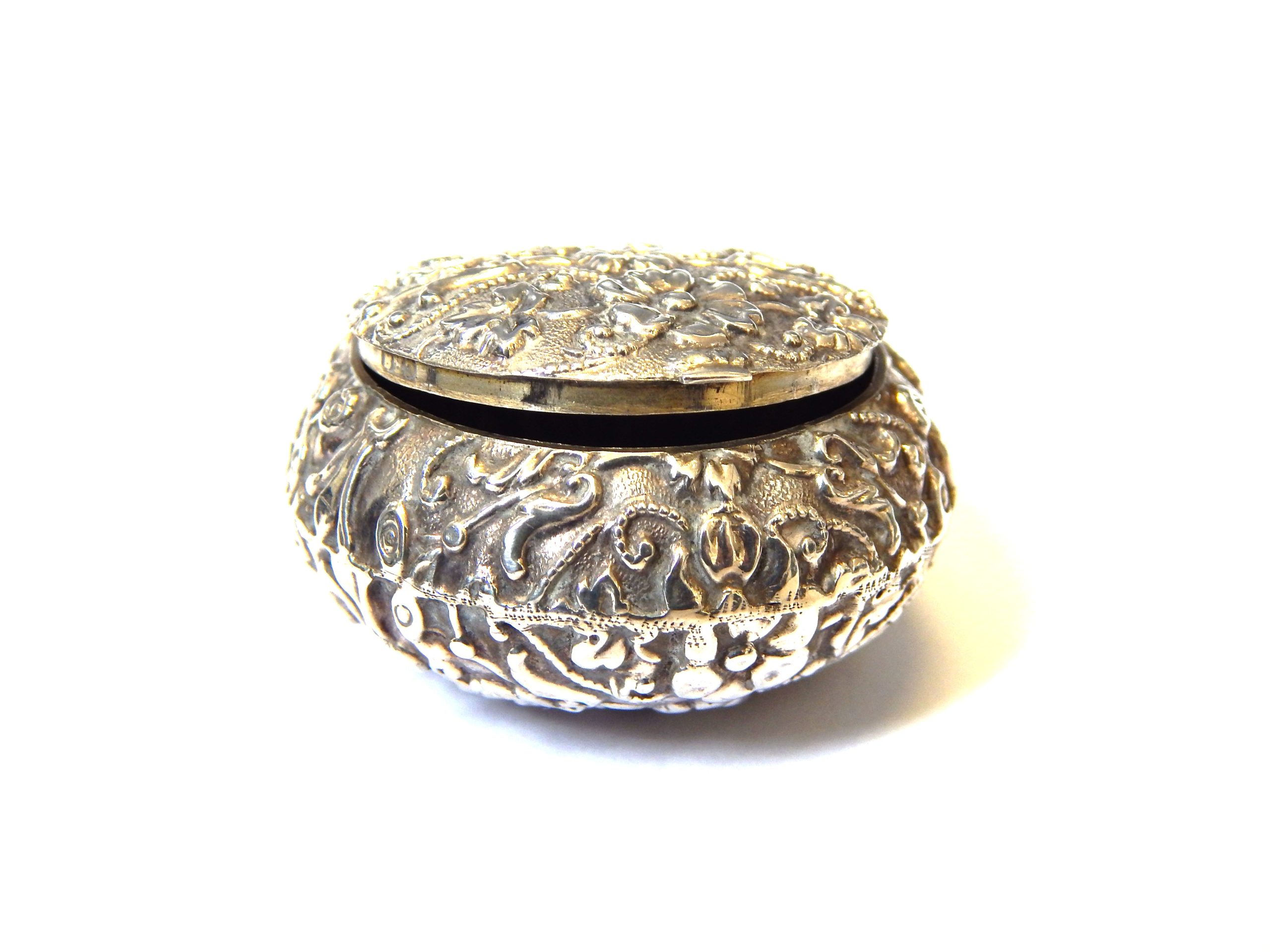 Pretty little Antique Sterling Silver Trinket Box - Image 6