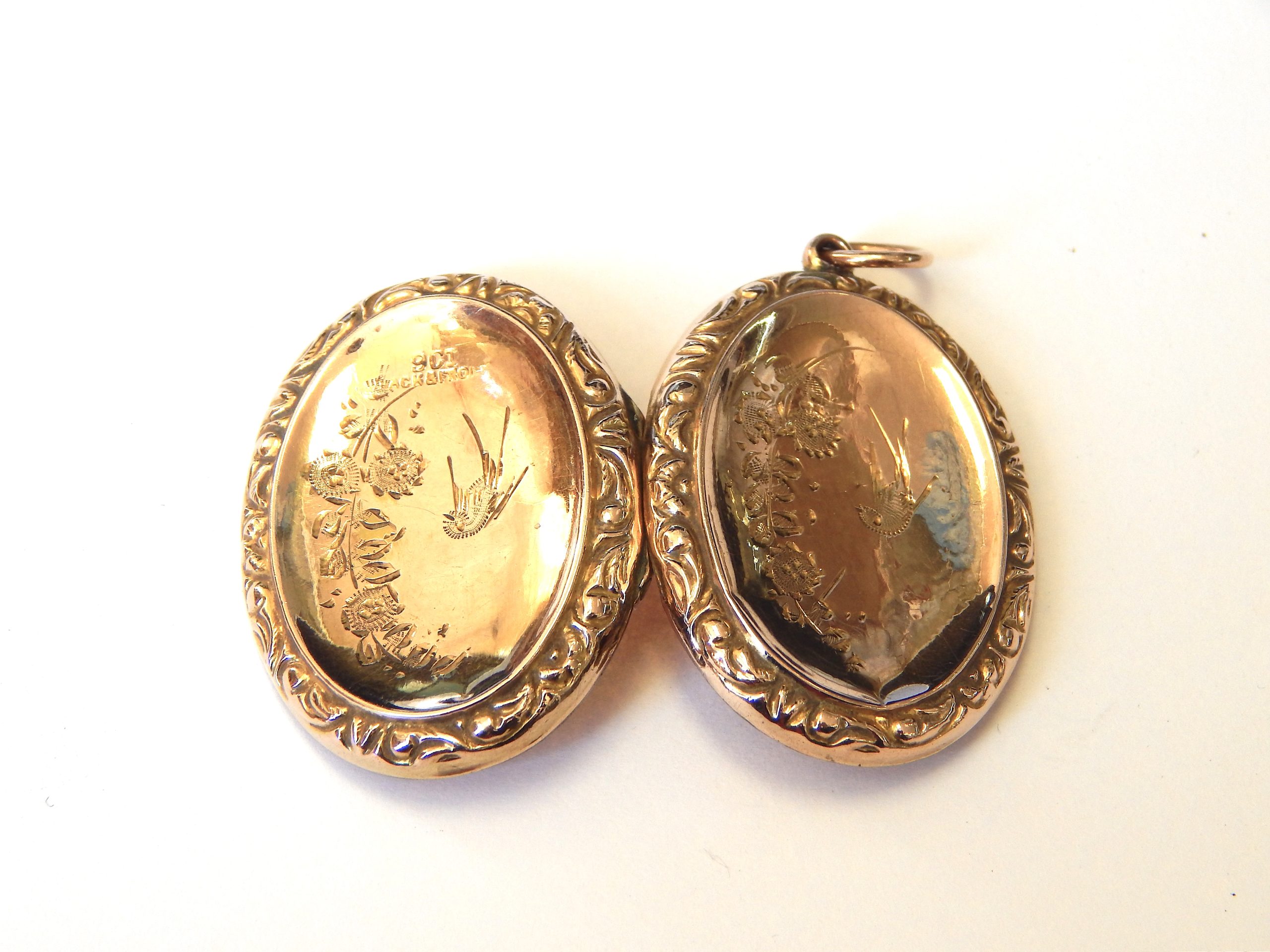 Chancellor & Son 9ct Gold Locket with Box - Image 3